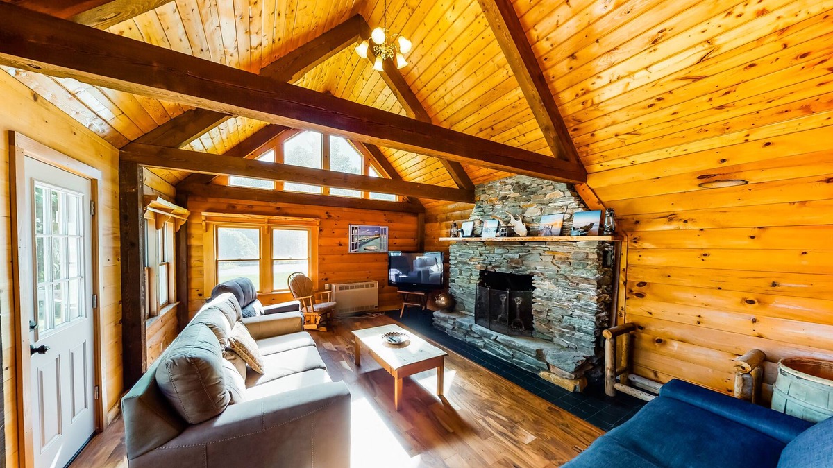 Green Mountains House | Dog-friendly, lakeside home w/private dock/deck/free WiFi