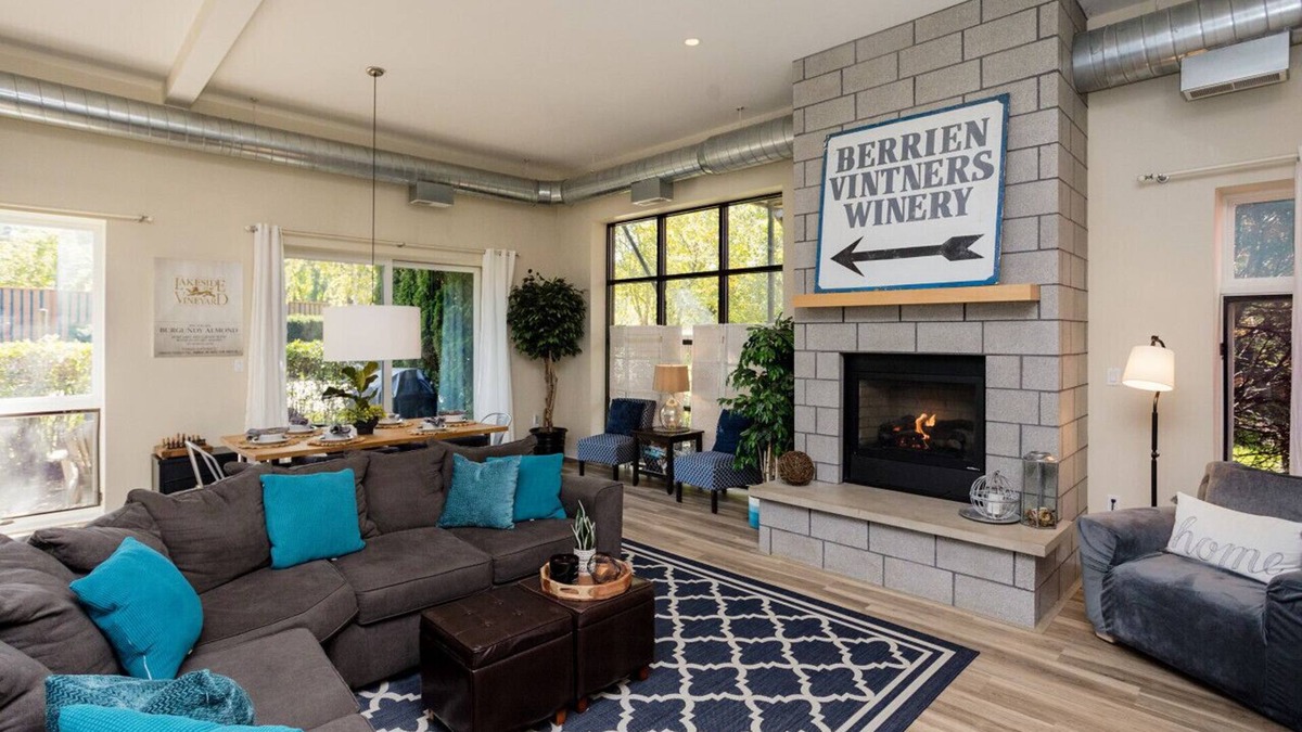 Shorewood-Tower Hills-Harbert Apartment | Dog-Friendly Loft, Cozy Fireplace: Perfect Retreat