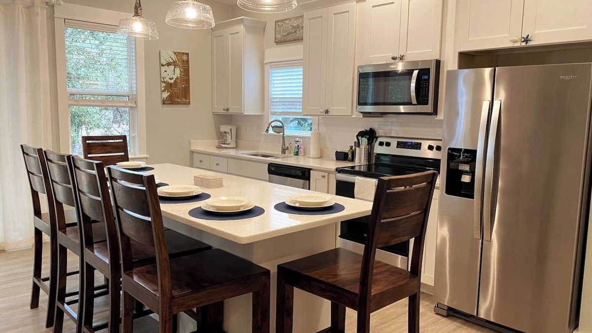 Corolla Light Condo | Dog Friendly Luxury Condo, Walk to the Beach