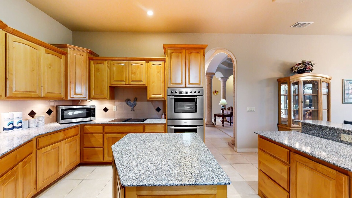 Kerrville House | Dog-friendly luxury home with private pool, fireplaces, home theatre, grill, W/D