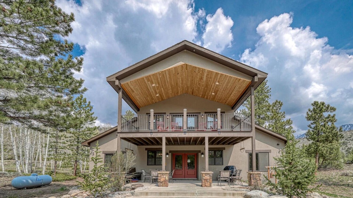 Salida House | Dog friendly Monarch Retreat & Cottage