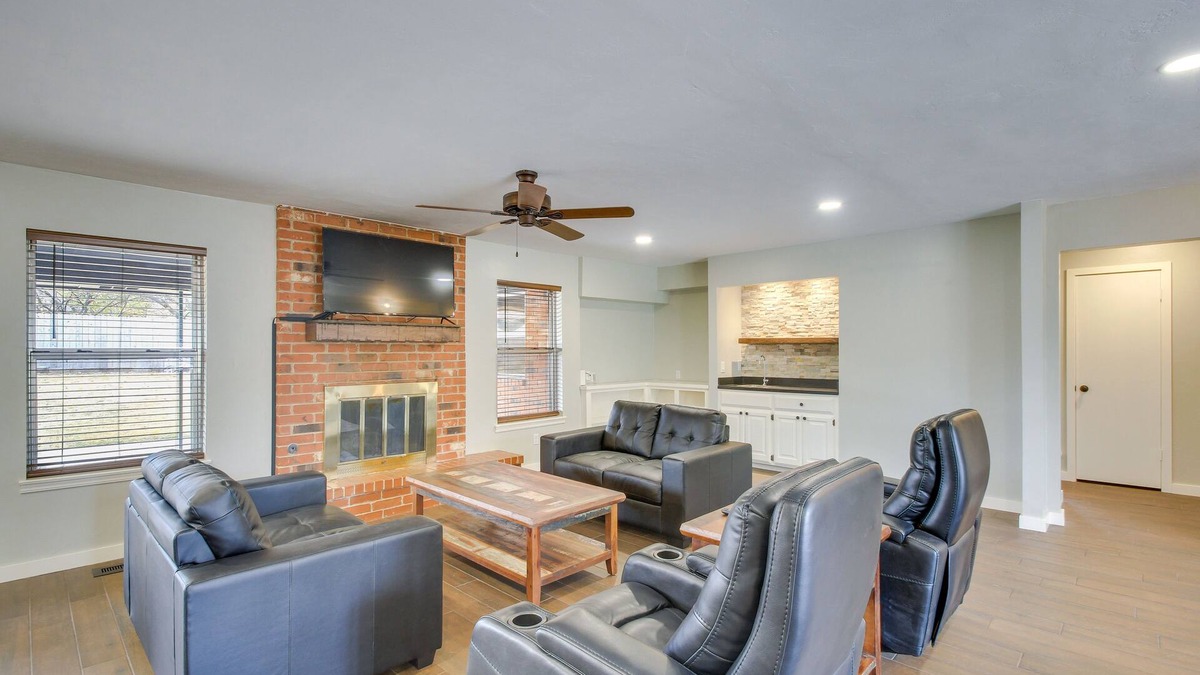 Norman House | Dog-Friendly Norman Vacation Rental ~ 2 Mi to OU!
