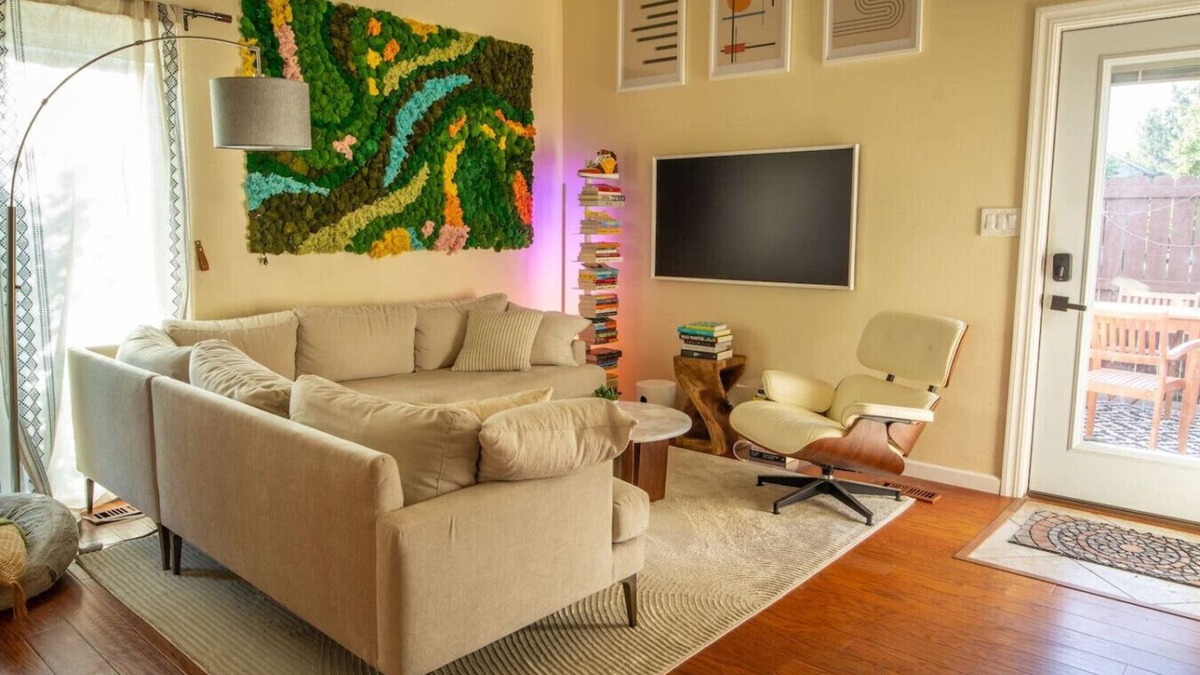 Glenwood Grove - North Iris House | Dog-Friendly Oasis: Private Hot Tub + Sauna