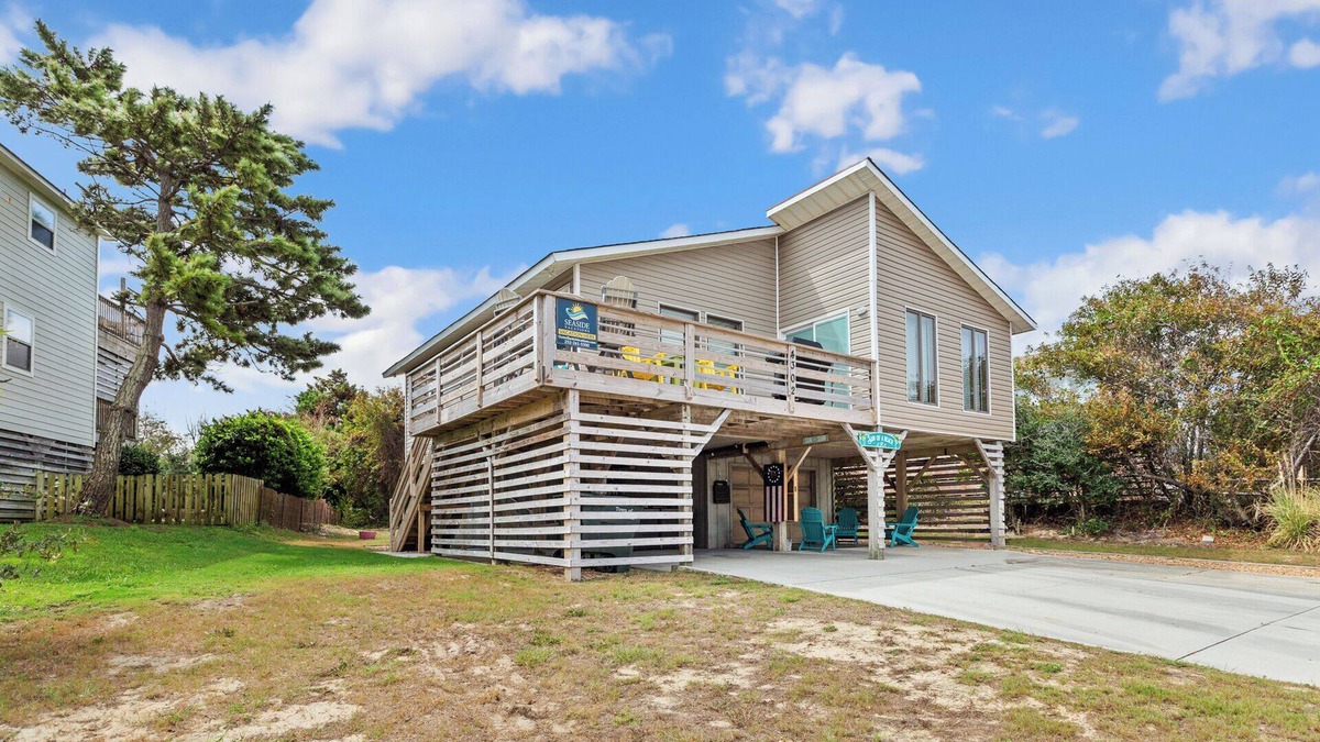 Nags Head House | Dog-Friendly OBX Escape w/Pool & Hot Tub