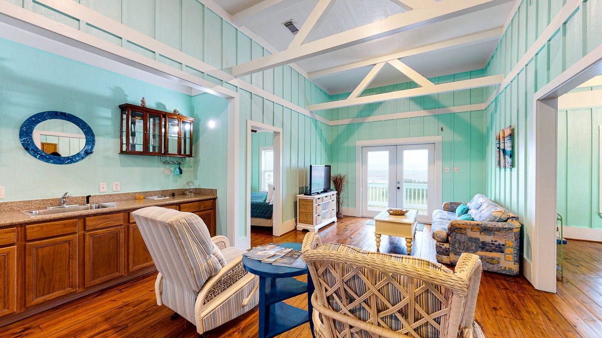 Port Bolivar House | Dog-Friendly Oceanfront Haven with Huge Covered Deck, Water Views & Beach Access