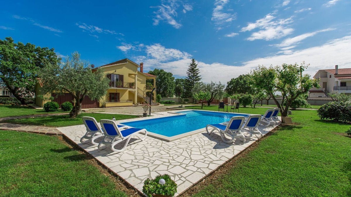 Susnjici Apartment | Dog-friendly paradise with pool, playground, barbecue area, private terrace