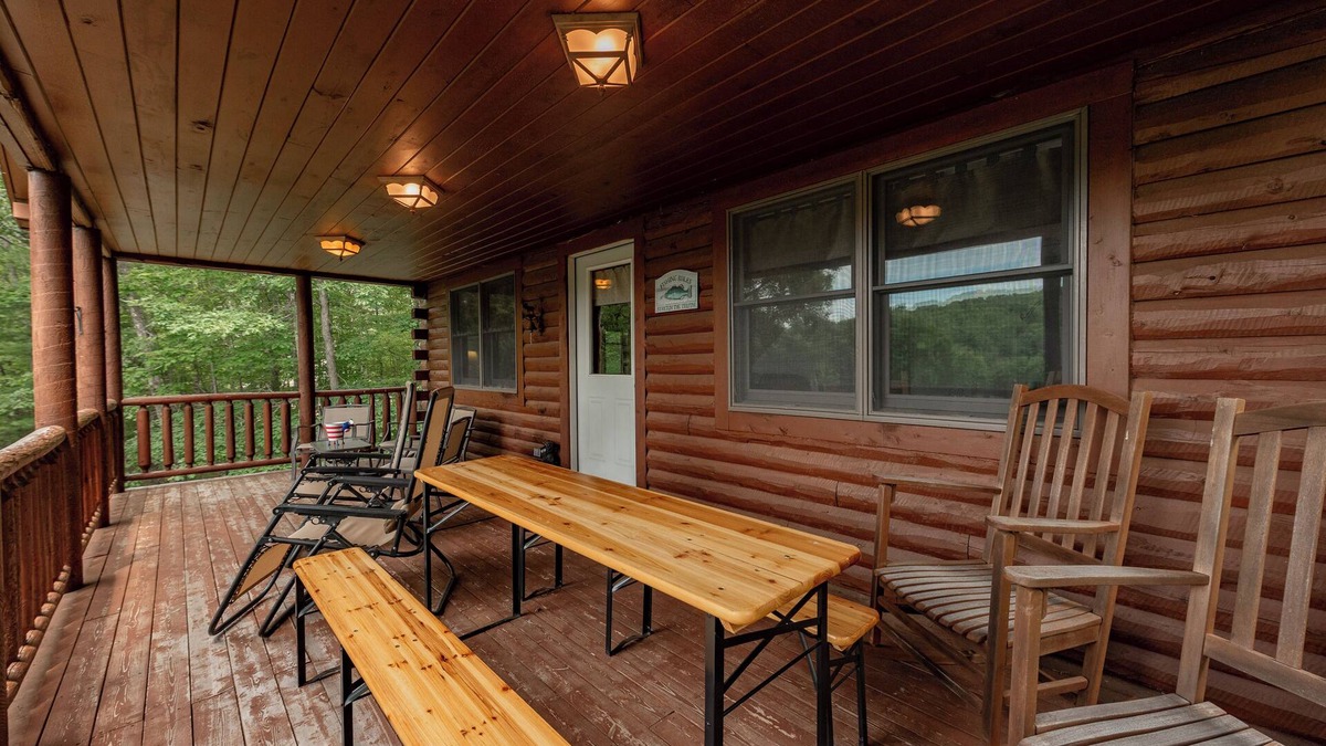North Glade Hills House | Dog Friendly Peaceful Cabin w/Hot Tub