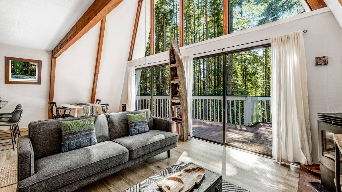 Anchor Bay Cabin | Dog-friendly private getaway close to Anchor Bay Beach, Gualala River and more