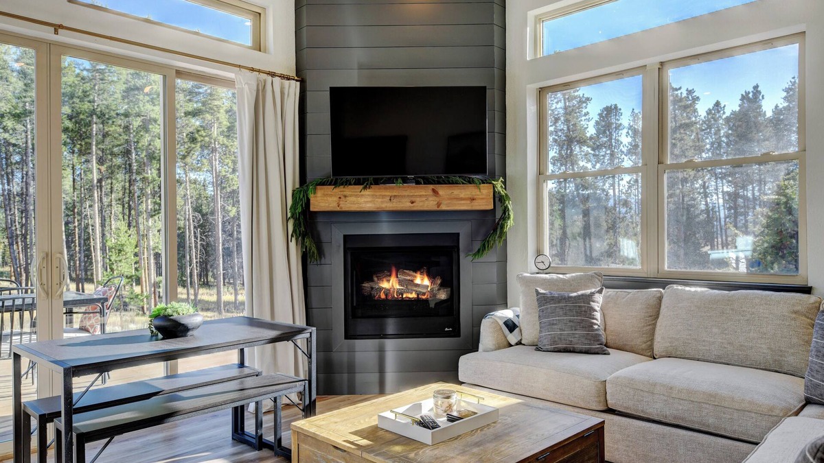 Sunset Ridge House | Dog-Friendly Retreat: Two Homes for Your Getaway
