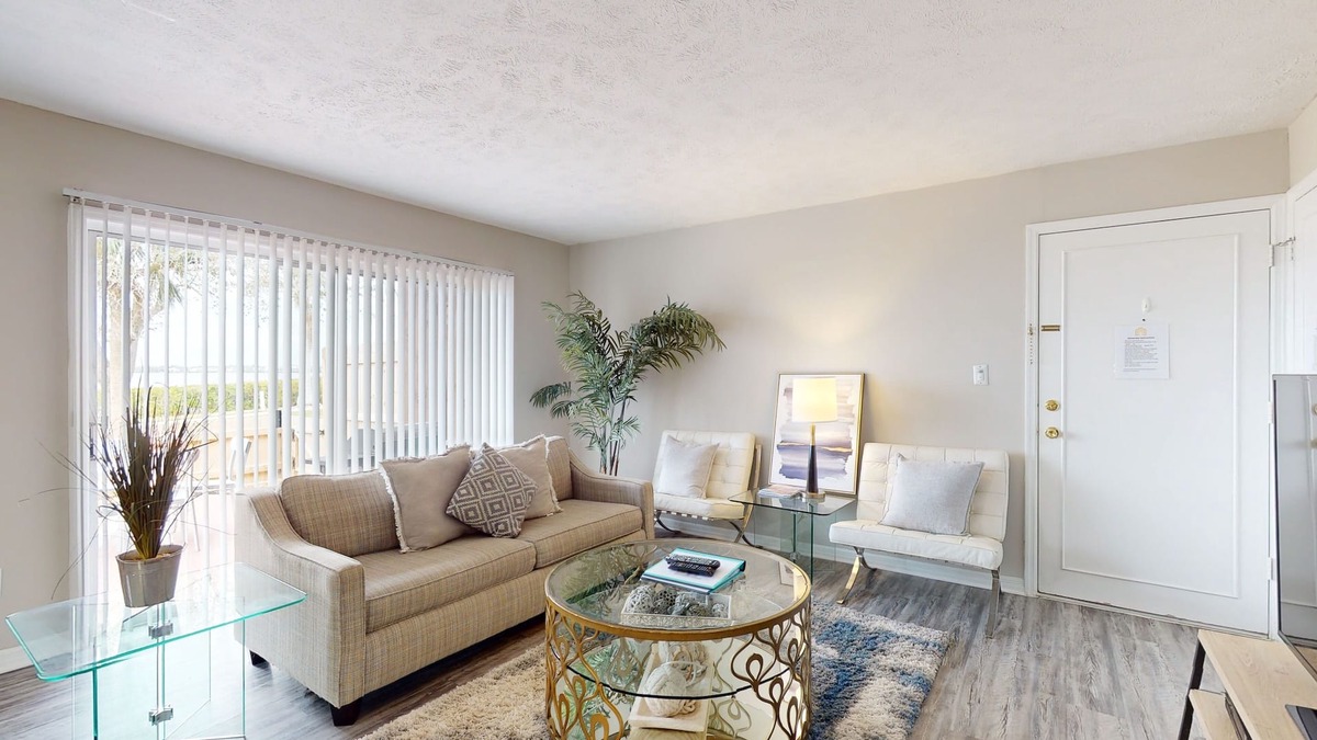 River Pointe Apartment | Dog-Friendly Riverfront Condo w/a Shared Pool, Sports Courts, Gym, & Fast WiFi