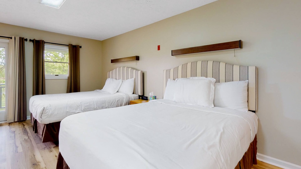 Baneberry Apartment | Dog-friendly studio with fitness room & game room - walk to the lake