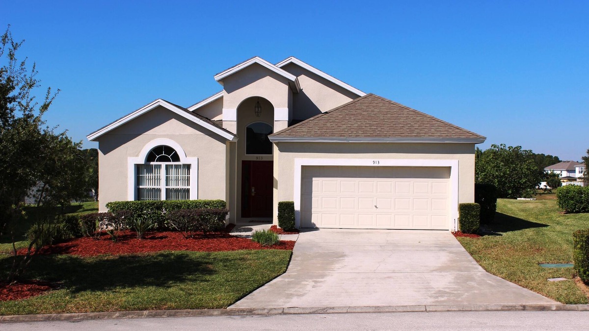 Tuscan Ridge House | Dog friendly! Super Quiet, Pool, Close to Disney, Indoor Game Room, 2 Masters
