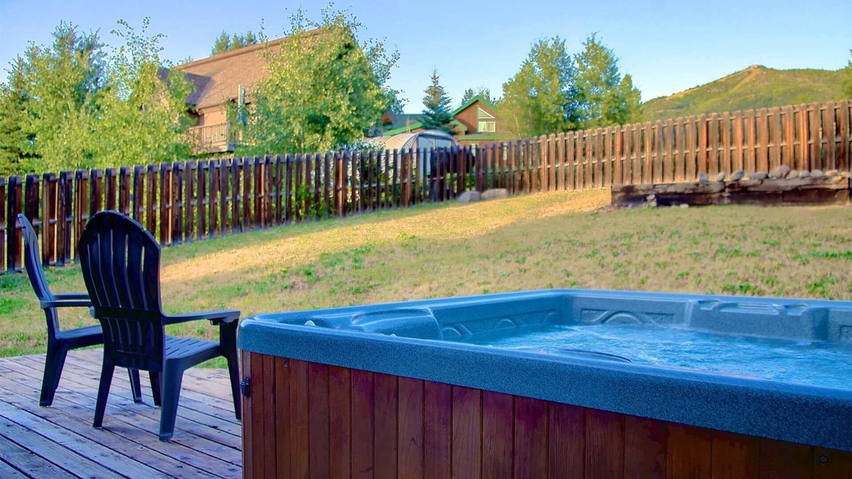 Steamboat Springs House | Dog Friendly & Private Hot Tub! Steps to Ski/Town Bus/Whistler Park+Garage-W/D-Grill-Big Fenced Yard