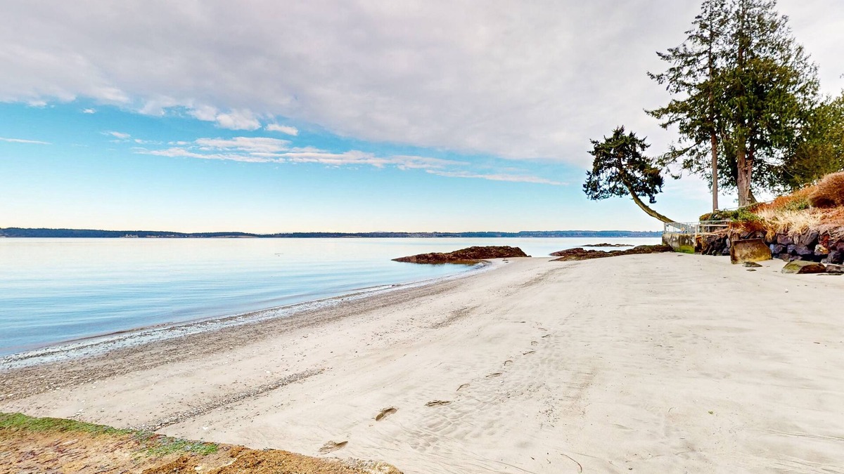 Port Ludlow House | Dog-friendly water view home with private beach, firepit, kayaks, deck, & grill
