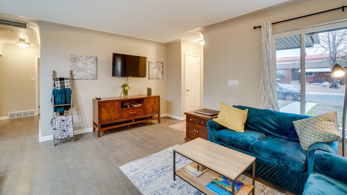 Barths House | Dog-Friendly Wheat Ridge Home ~ 7 Mi to Denver!