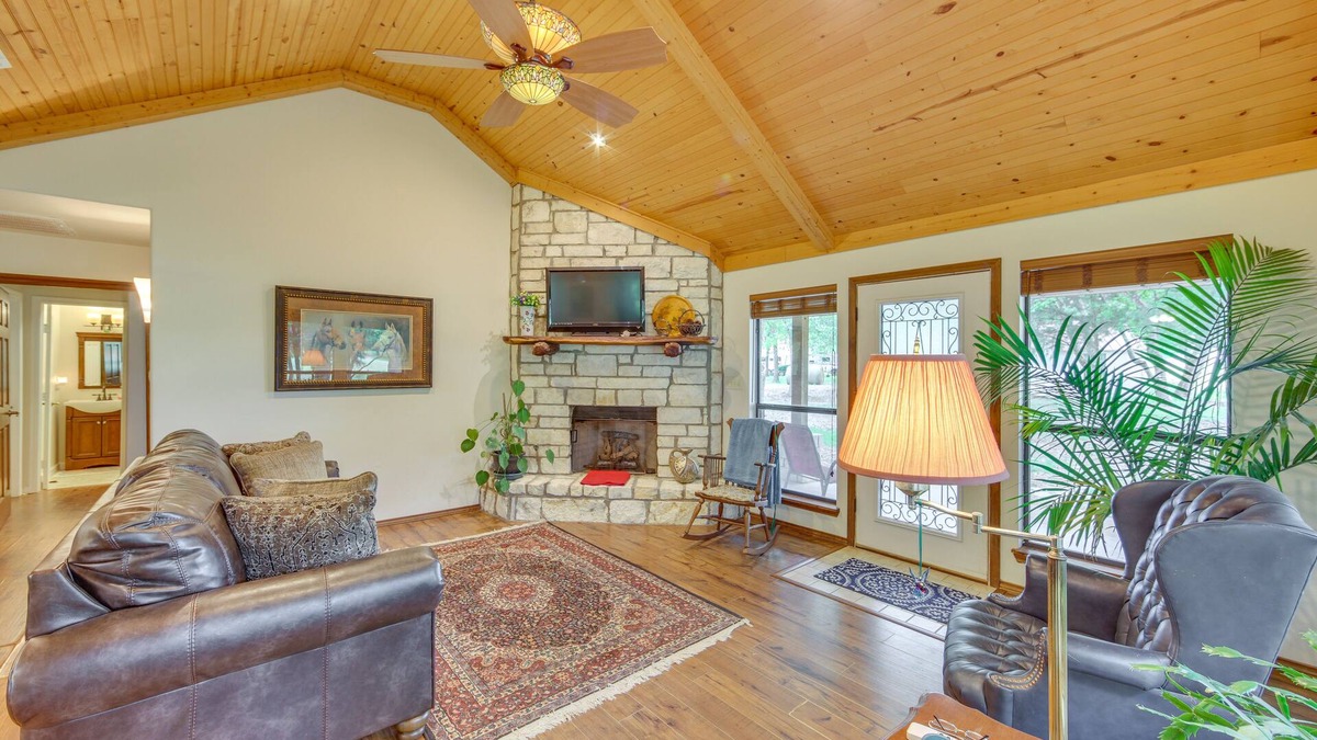 Wills Point House | Dog-Friendly Wills Point Home w/Grill on 10 Acres