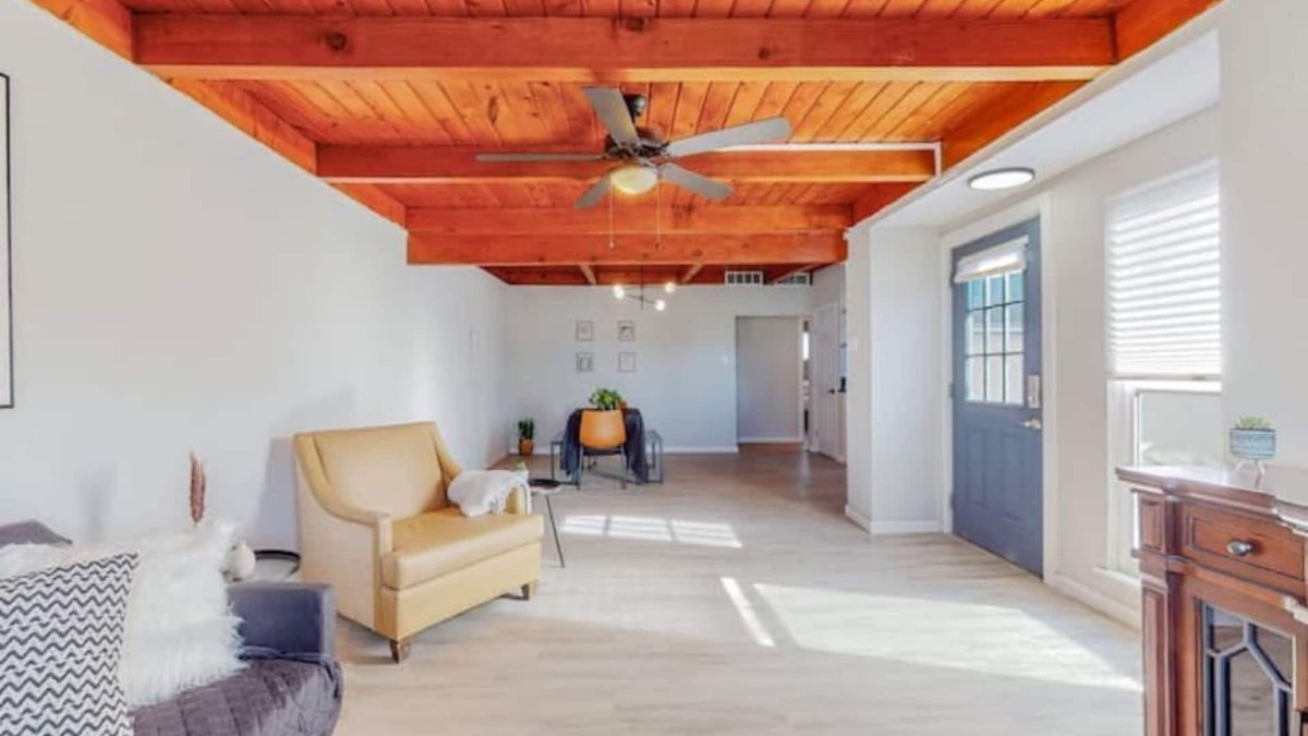 Pueblo Alto Apartment | ⟫ Dog Run & Courtyard 2 Bedroom Apt w/King Bed W&D