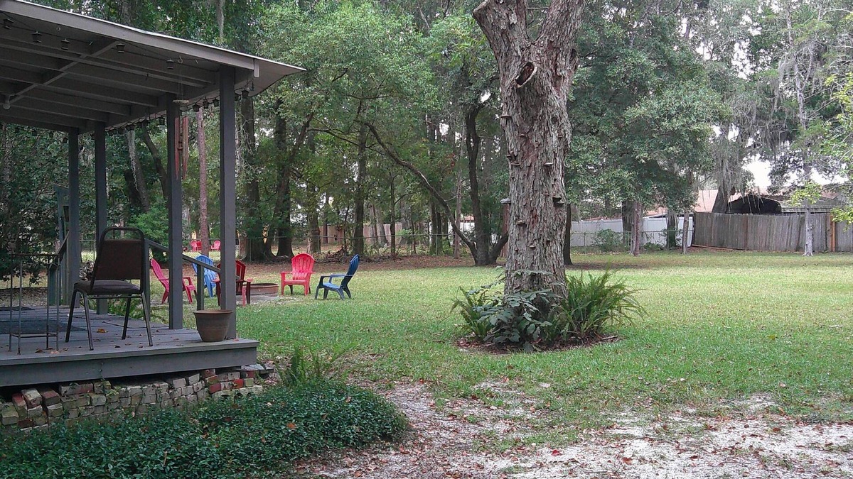 Lakeside House | Dogs Give us 5 Stars! Rustic Home, HUGE Woodsy & Fenced Yard, Firepit, Close to Dining/Shops