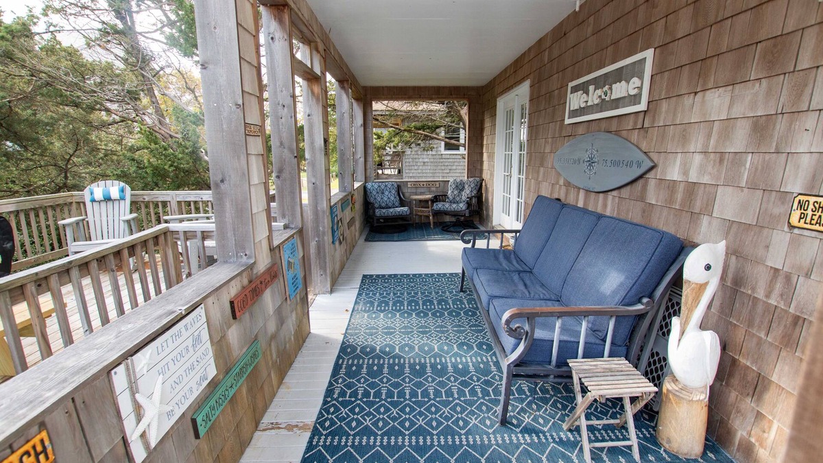 Avon House | Dogs Welcome, Beach Access, Sun Deck, Covered Deck