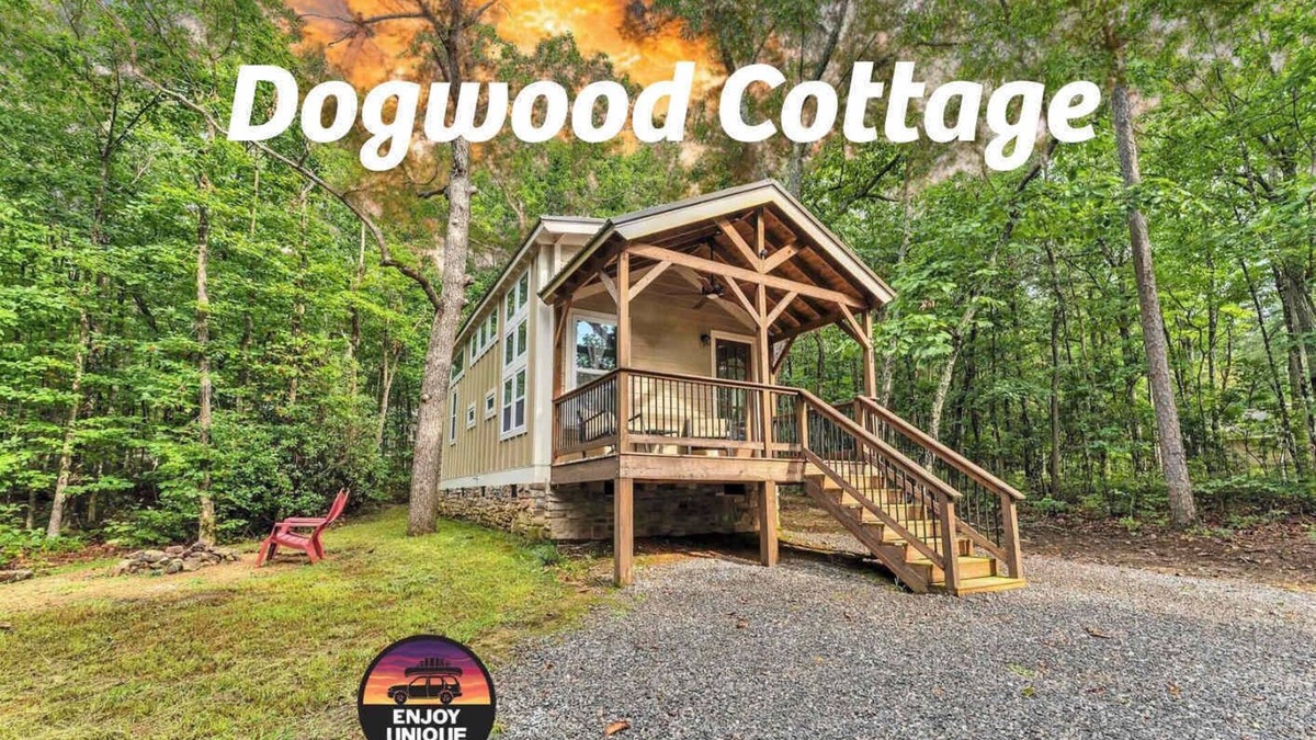 Menlo House | Dogwood Cottage with Private Fire Pit & Sleeps 6