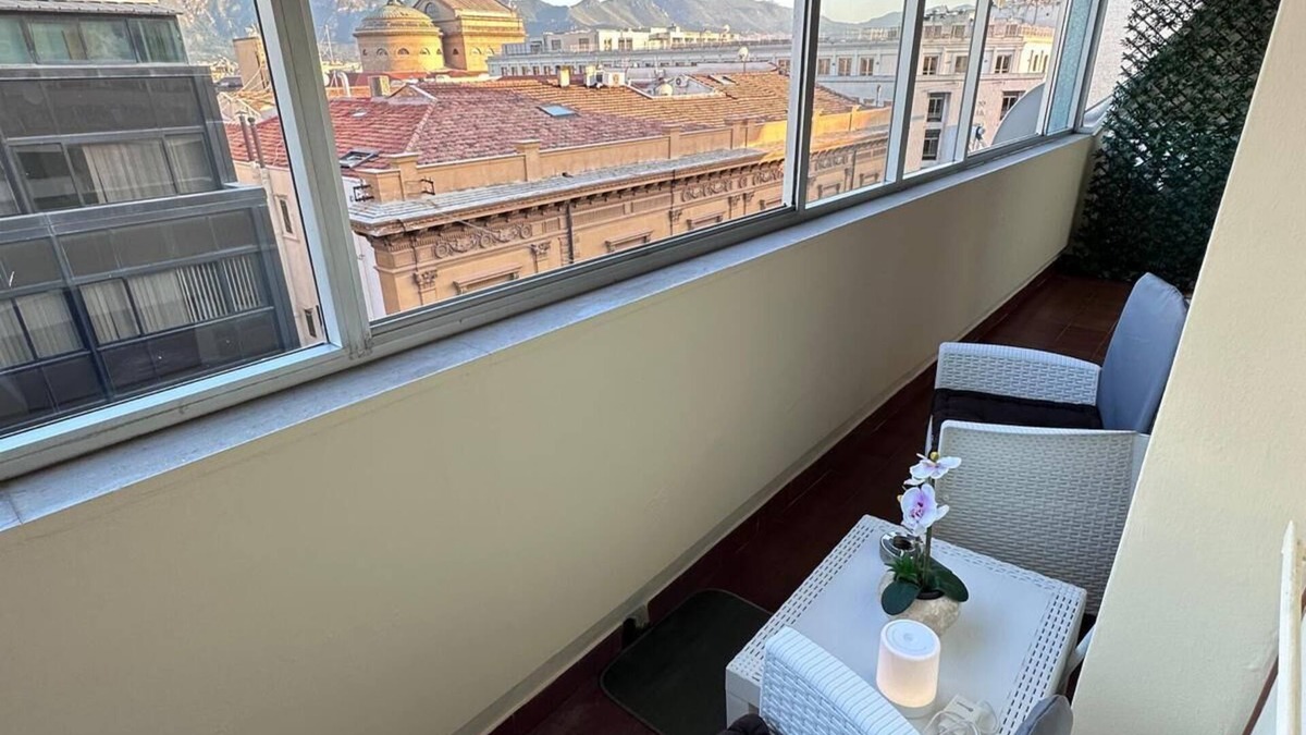Ruggero Settimo Apartment | Dolce Attico, the ideal place for a vacation, favored for its location.