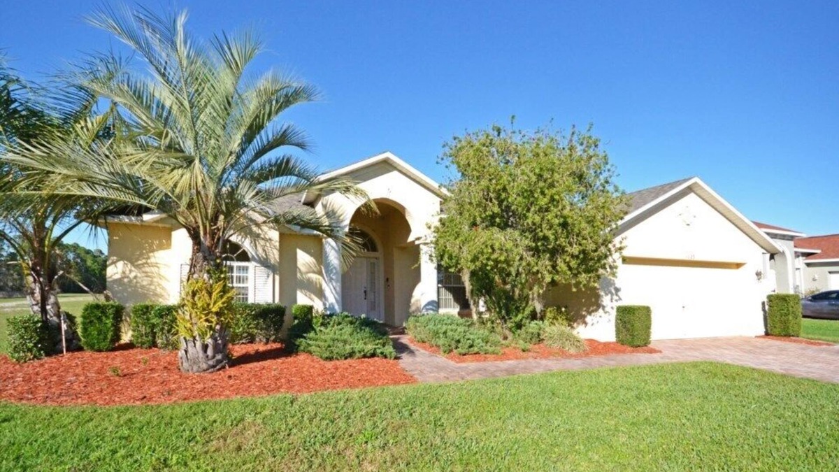 Tuscan Ridge House | Dolcetto Den - 4 bedroom pool home with hot tub and games room