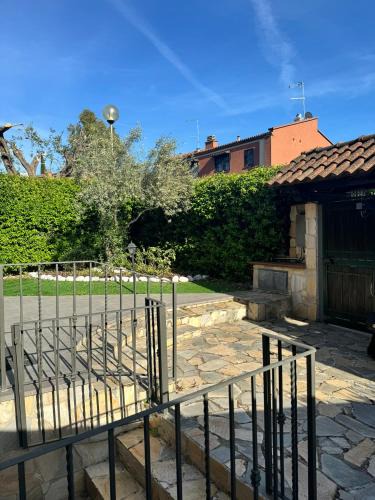 Zona XXVIII Tor de' Cenci Apartment | DOLCEVITA Eur Relax Home