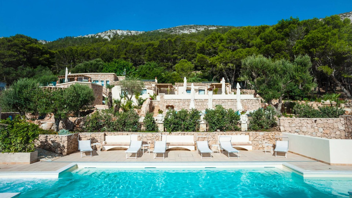 Levanzo Villa | Dolcevita - KlabHouse 11BDRM w/Pool and SPA
