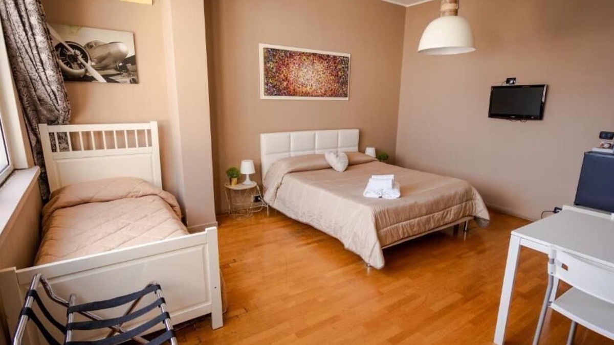 Bari City Centre Apartment | Dolci Emozioni Room 82
