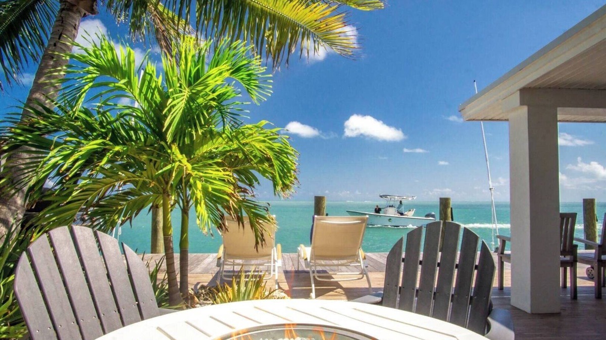 Little Venice House | Dolfan Oceanfront Cottage Direct oceanfront with 5