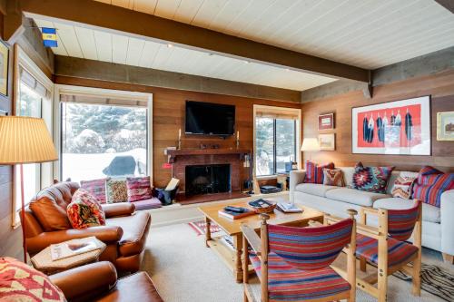 Sun Valley Apartment | Dollar Meadows 1383