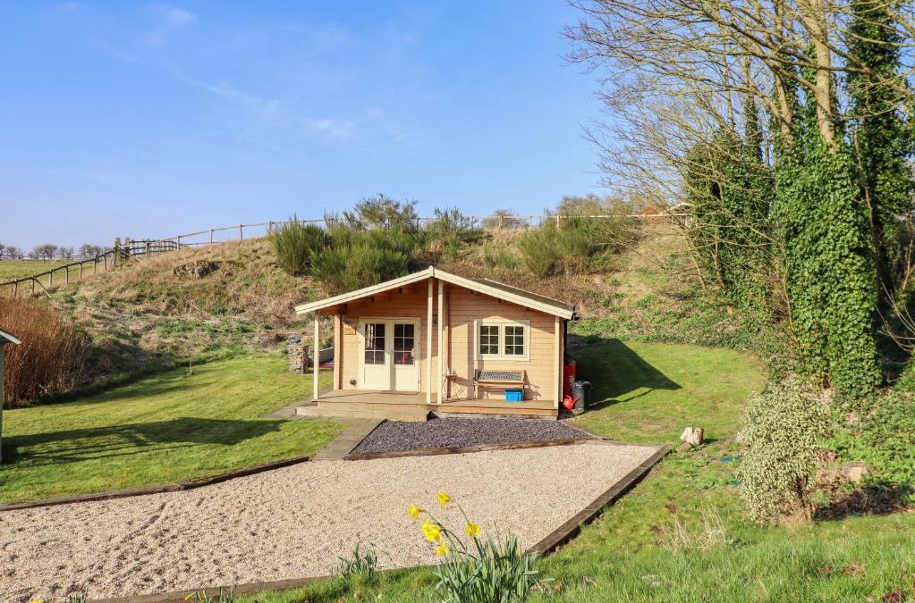 Louth House | Dolly's Hideaway Cabin