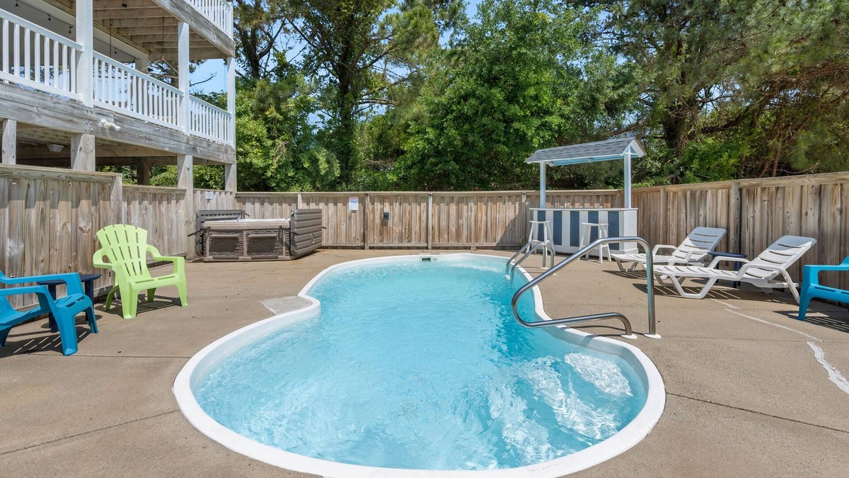 Carolina Dunes House | Dolphin Dunes: Pool, Hot Tub, Tiki Bar, Rec Room