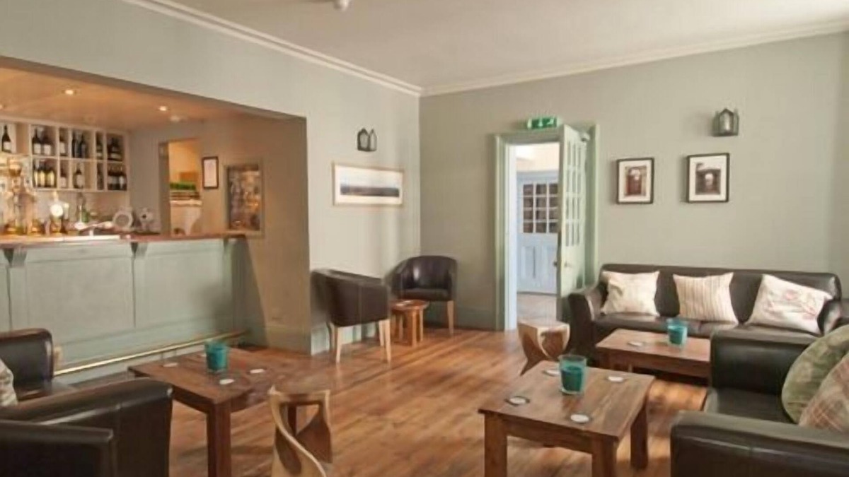 Wincanton Hotel | Dolphin Hotel