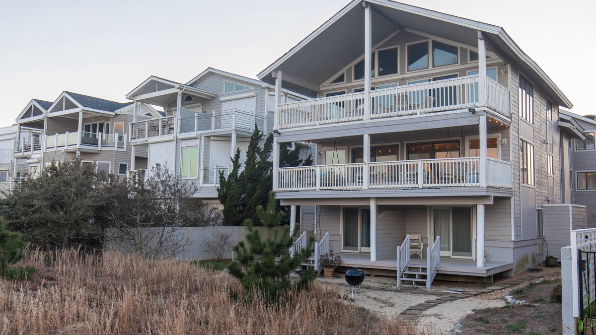 Northeast Virginia Beach House | Dolphin's Den - Oceanfront - North End VB