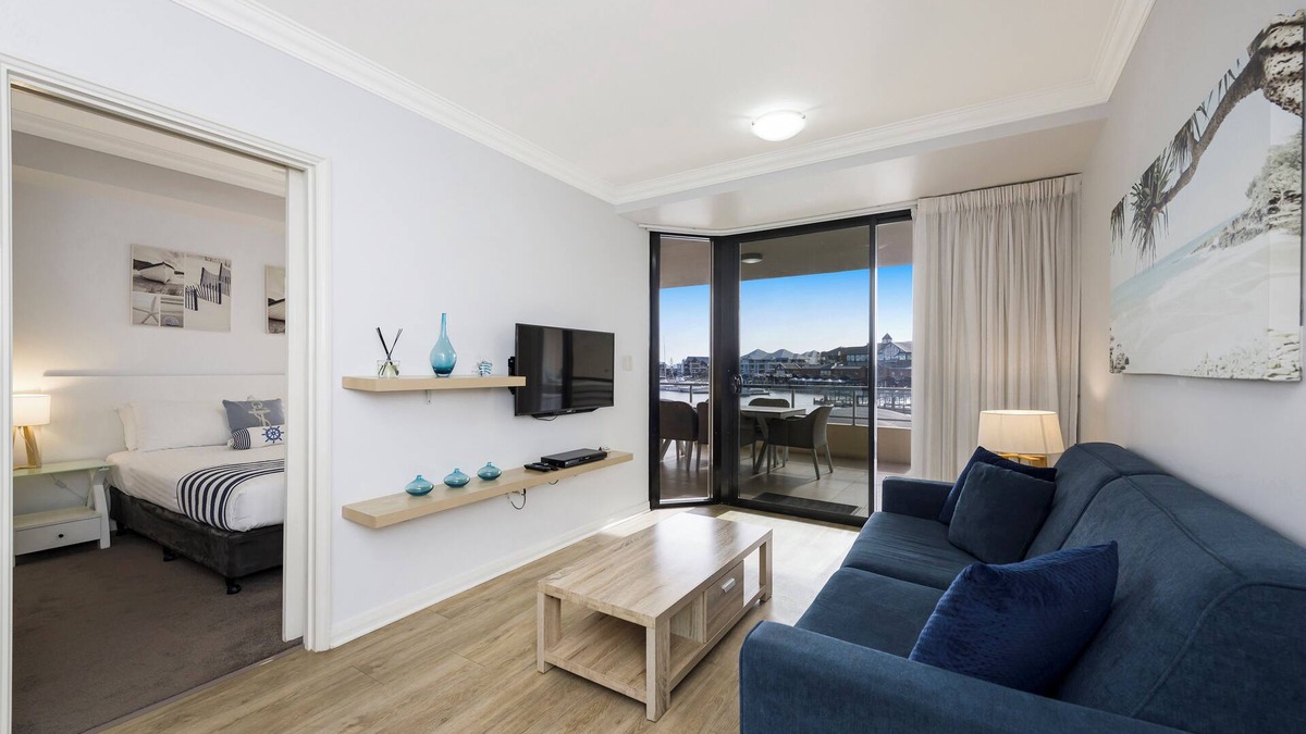 Mandurah Apartment | Dolphins At The Palladio - Maybe see a dolphin or three!