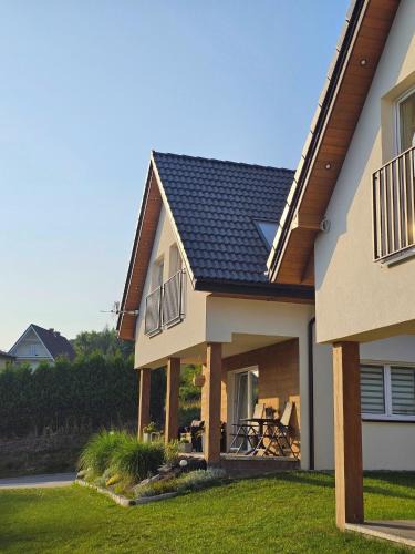 Ladek-Zdroj House | Dom z Widokiem na Góry i Jacuzzi - "Domki na Słonecznym Wzgórzu"