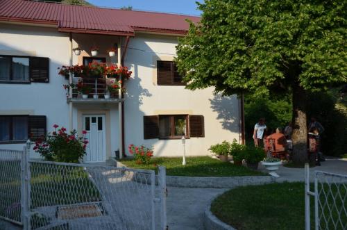 Republika Srpska Villa | Domaćinstvo Koprivica