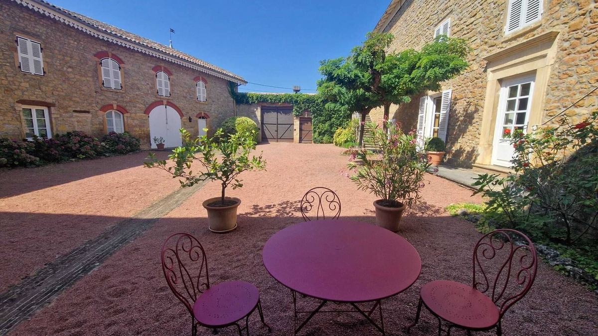 Denice Bed & Breakfast | DOMAINE DES FRANCHISES Bed and Breakfast - Beaujolais Pierres dorées
