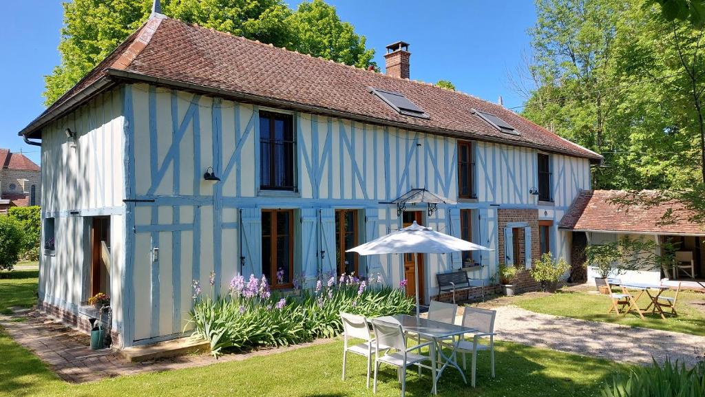 Lirey House | Domaine du Carouge