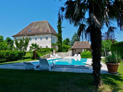 Les Avenieres Bed & Breakfast | Domaine du Manoir