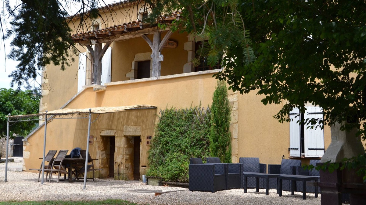 Fumel House | Domaine Le Mathi, gite "le Mas" 10 people, wooded park, cycle route