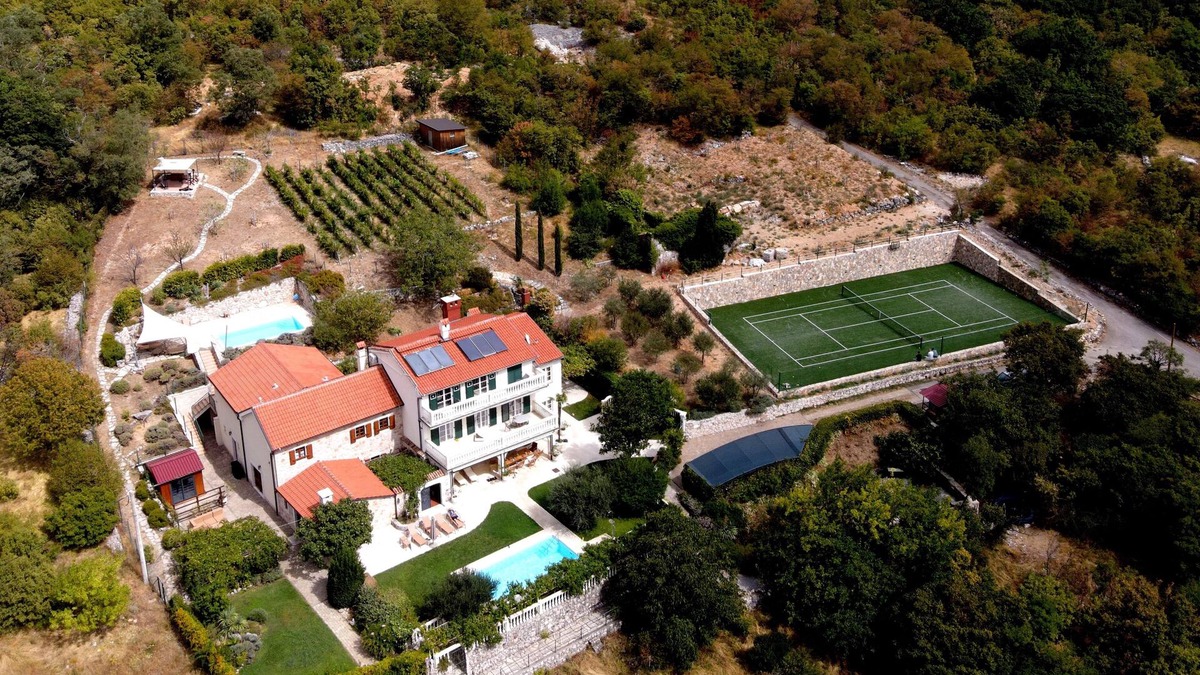 Bribir Villa | DomaineVinodolSun: Excl. Dream for up to 20 people, heated pool, sauna, tennis