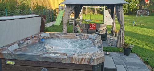 Rabka Ski Chalet | Domek Komfort z jacuzzi przy Parku Zdrojowym