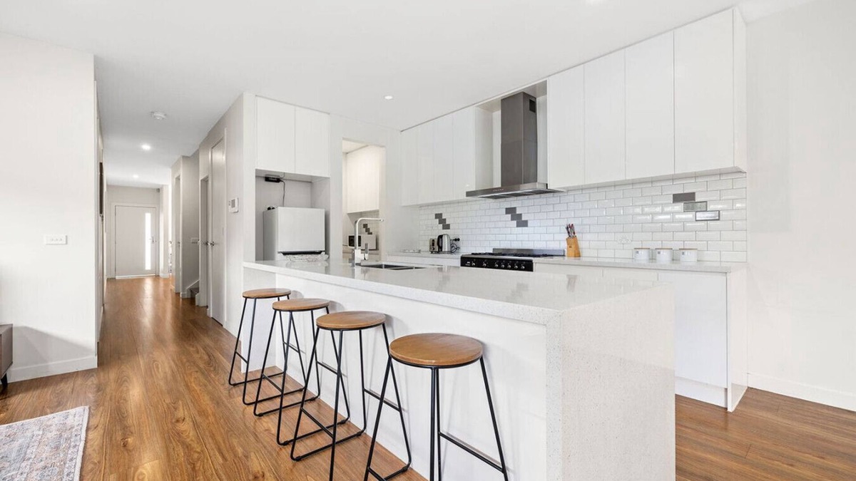 Clayton South Apartment | Domi Rentals - The Rayhur Residence