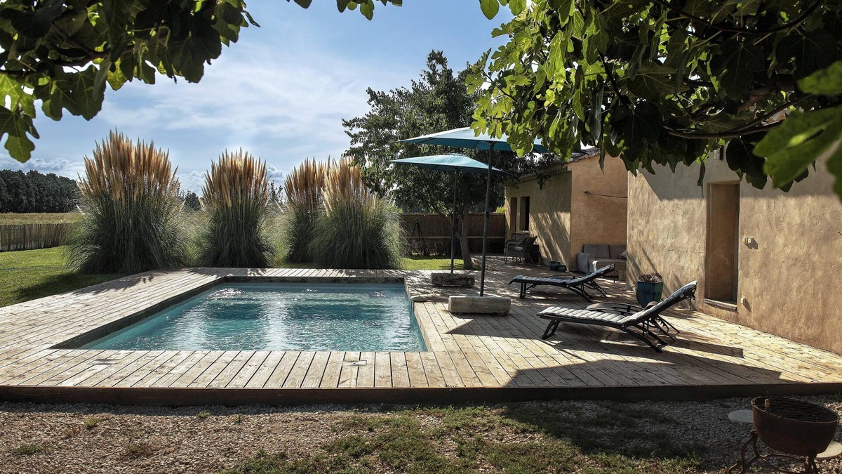 Verquieres Cottage | Dominique and Eric welcome you to their large, characterful Mas with heated swimming pool.