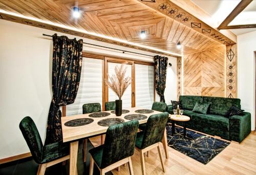 Poronin Ski Chalet | Domki pod Grapą JAKUZZI & DELUXE & Willa pod Grapą