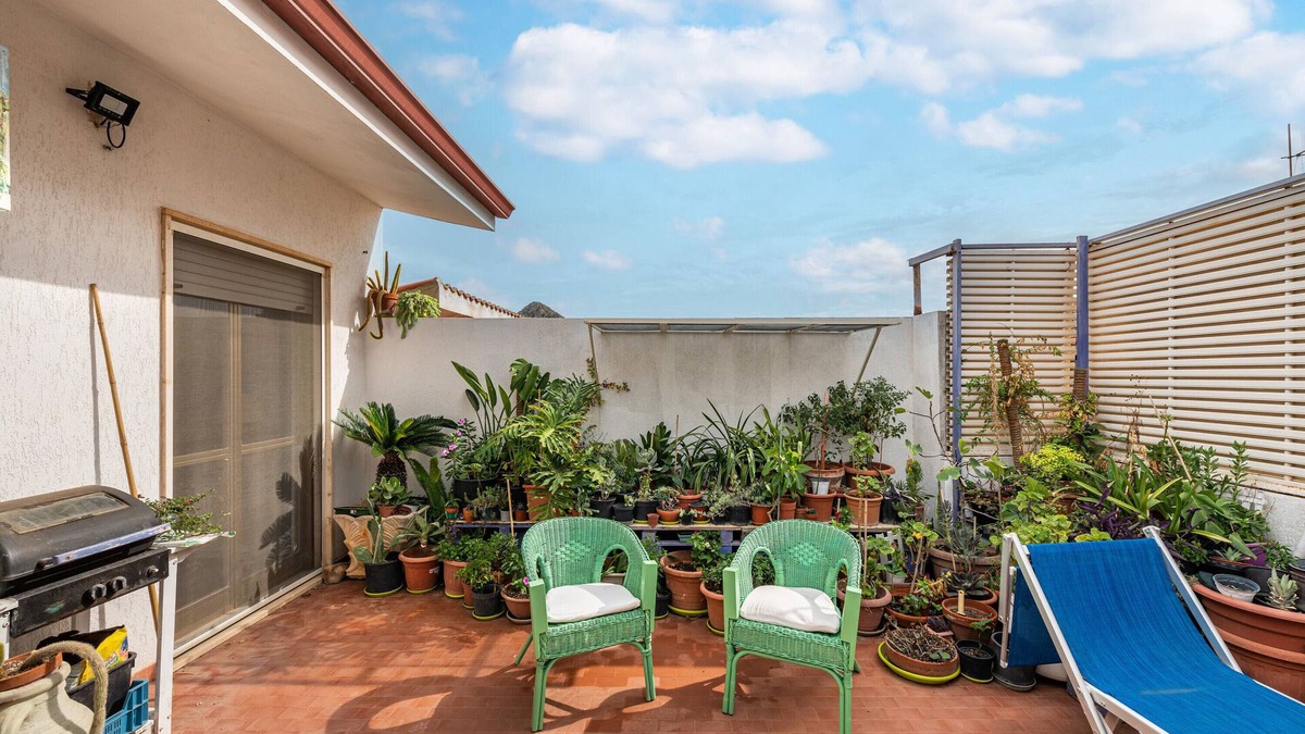 Gonnesa Apartment | Domu de Mari with Terrace, Balcony, Wi-Fi & Air Conditioning