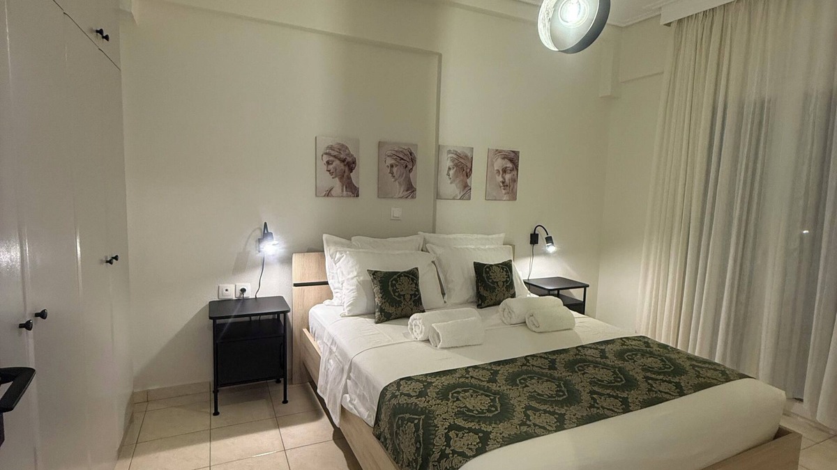 Larissa Apartment | Domus Philippi–Spacious Stay the Heart of Larisa, Perfect for Families & Friends