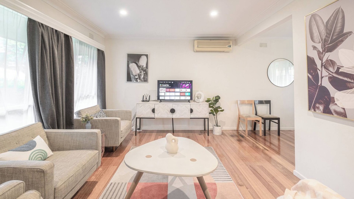 Doncaster East House | Doncaster East Garden 2br House Parking